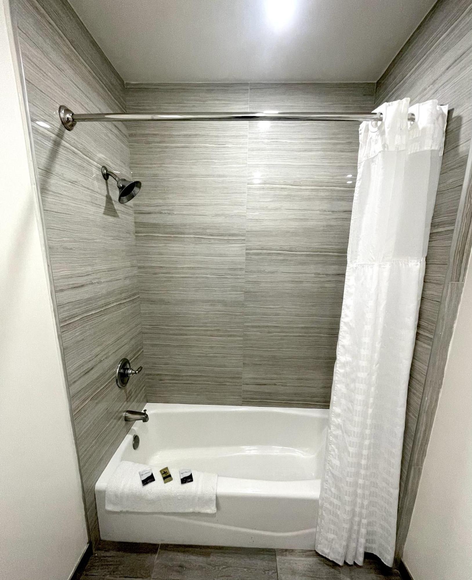 Newport Bay Inn 코스타 메사 외부 사진